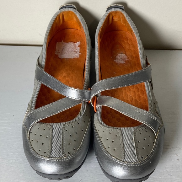 Privo by Clarks Women's Comfort Flat Slip-On Shoes Size 9.5M White Silver Casual - Picture 4 of 15